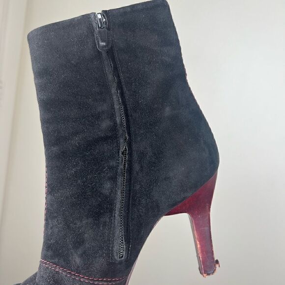 Tod’s Women’s Black/Red Contrast Stitching Suede Ankle Booties Size 8 - Picture 12 of 15